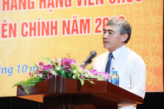 Thứ trưởng Bộ TTTT Nguyễn Minh Hồng, Chủ tịch Hội đồng thi phát biểu tại Lễ khai mạc