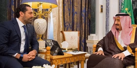 Vua Saudi Salman (phải) đã gặp gỡ Thủ tướng Lebanon Saad Hariri ở Riyadh, Ả Rập Xê-út, ngày 6/11/2017 (ảnh: Defense One)