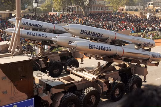 Tên lửa hành trình siêu thanh BrahMos do Ấn Độ và Nga hợp tác sản xuất. Ảnh: National Interest