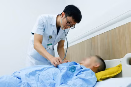 Động mạch vành hẹp 99%, người đàn ông được cứu sống trong 50 phút "vàng"