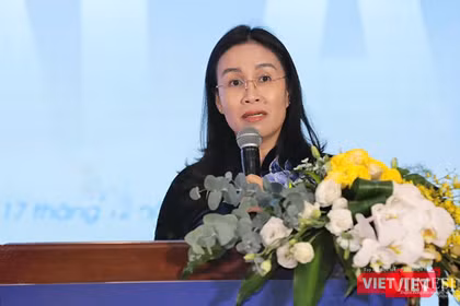 Bà Nguyễn Thị Anh Thi, Phó Chủ tịch UBND TP Đà Nẵng phát biểu tại chương trình "Gặp gỡ Hàng không đồng hành cùng du lịch Đà Nẵng 2025".