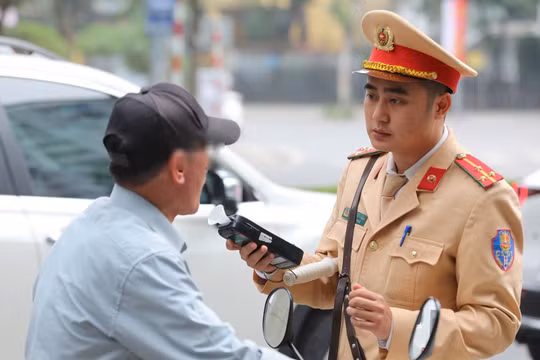 Hơn 1.500 tài xế uống bia rượu vẫn lái xe