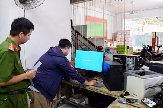 Công an Hà Nội cảnh báo nguy cơ bị xử lý khi dùng Windows, Office “lậu”