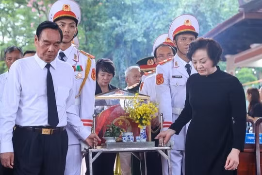 Phát hiện rãnh chôn dài, tìm thấy 5 bộ hài cốt tại Công viên Lê Thị Riêng
