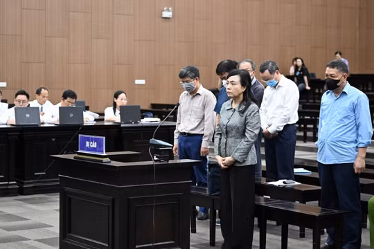Các bị cáo tại phiên tòa. Ảnh: N.H.