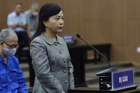 Cựu Bộ trưởng y tế Nguyễn Thị Kim Tiến muốn nộp thêm 1,1 tỷ đồng, tòa dừng tuyên án