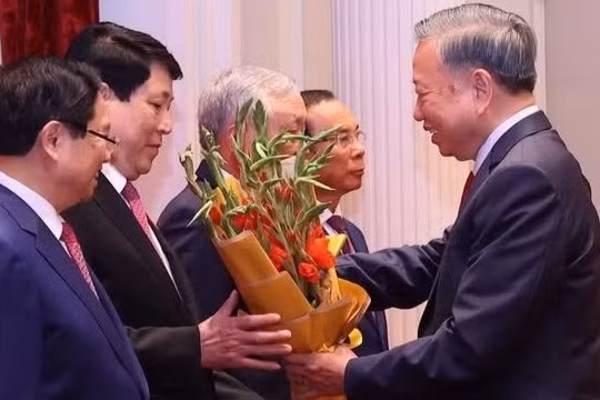 5 nguyên Ủy viên Bộ Chính trị nhận Huân chương Hồ Chí Minh