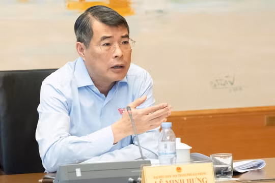 Thủ tướng: Chi phí thuốc, thiết bị y tế có những khoản rất phi lý