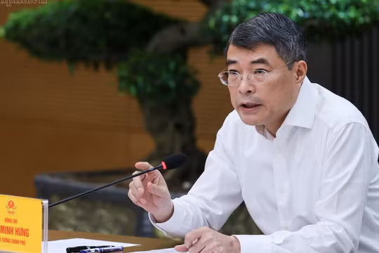 Thủ tướng yêu cầu công khai giá từng loại thuốc, thiết bị y tế, cắt khâu trung gian phân phối