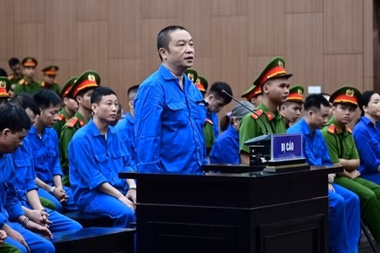 Cựu Viện trưởng Pháp y tâm thần nói gì về tiền, vàng, 8 sổ đỏ bị thu giữ?