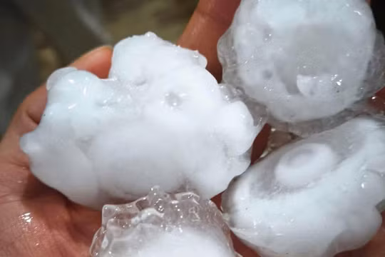 Lý giải nguyên nhân mưa đá xuất hiện trên diện rộng, chuyên gia cảnh báo
