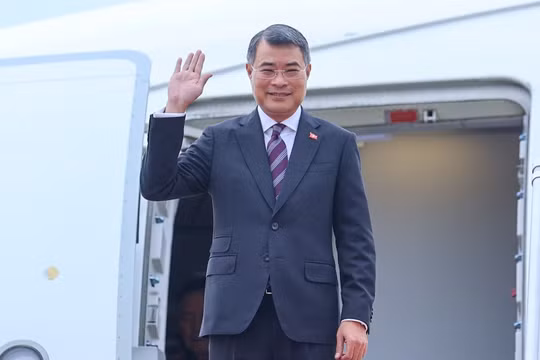 Thủ tướng Lê Minh Hưng lên đường tham dự Hội nghị Cấp cao kỷ niệm 35 năm quan hệ ASEAN - Nga