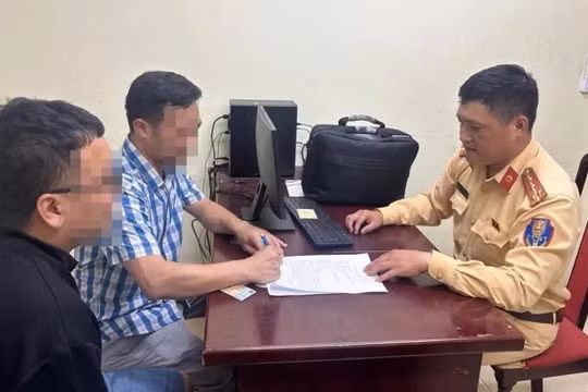 Vụ thầy dạy lái tranh cãi với CSGT: Tài xế bị phạt 19 triệu đồng