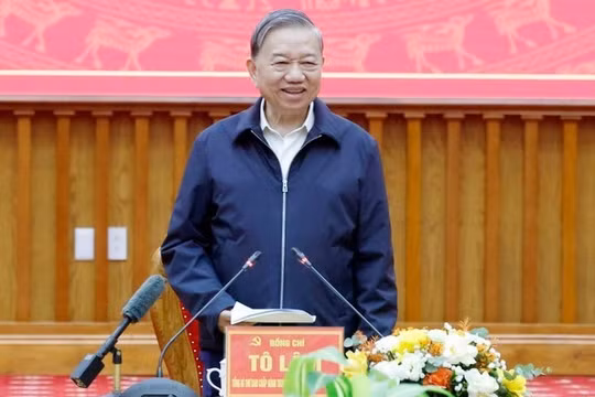 Theo Tổng bí thư, Cao Bằng phải biến vị trí biên giới thành lợi thế chiến lược của tỉnh. Ảnh: TTXVN.