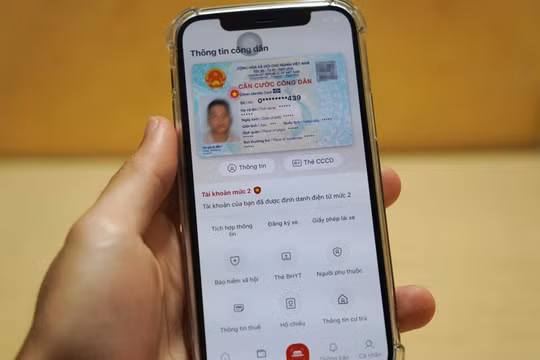 Có giấy tờ trên VNeID, người dân không phải nộp bản giấy khi làm thủ tục