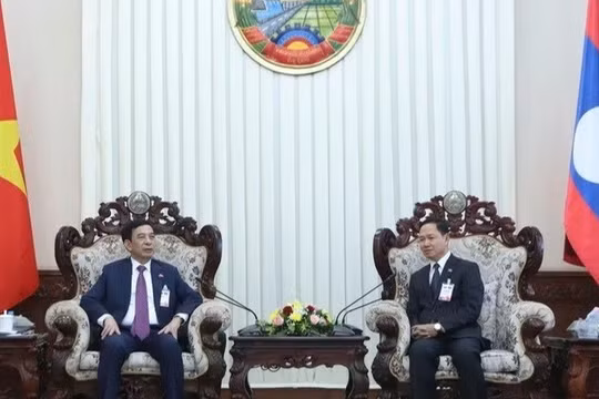 Đại tướng Phan Văn Giang gặp Phó thủ tướng, Bộ trưởng Quốc phòng Lào Khamlieng Outhakaysone