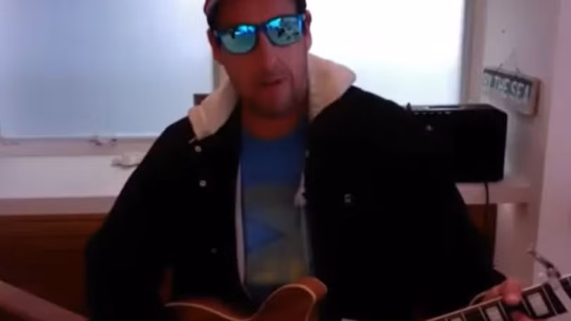 Anh cũng thường xuyên đăng tải những hình ảnh vui vẻ tại nhà.