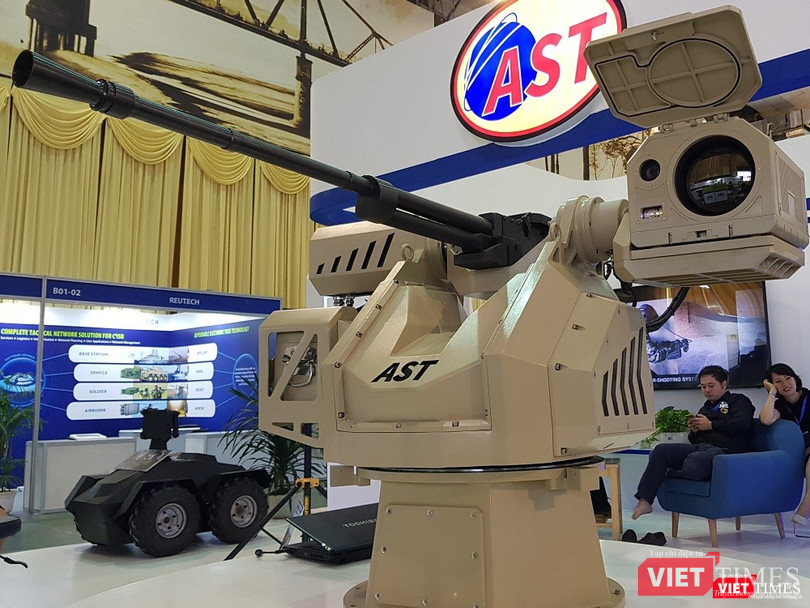 Bệ súng máy tự động Arrow 12, trang bị súng M2 nòng 12,7mm và camera tầm nhiệt