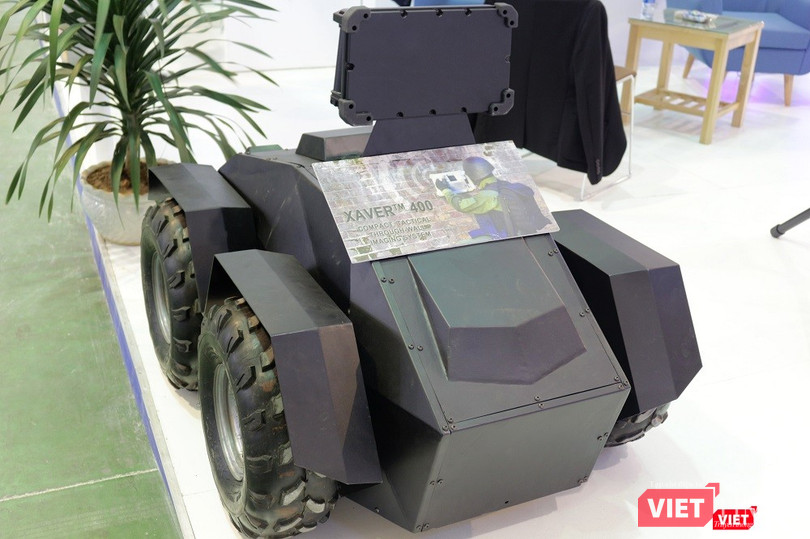 Hệ thống radar dò xuyên tường Xaver 400 lắp trên thân xe bọc thép của công ty Asia Security Technology (Singapore)