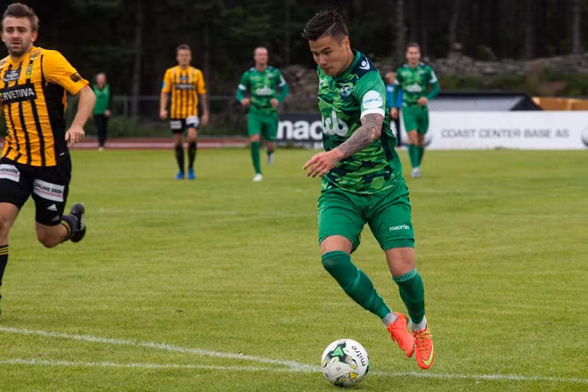 Alex Đặng hiện đang chơi cho Nest-Sotra ở giải Hạng nhì Na Uy. Ảnh: zing.vn Ảnh: zing.vn