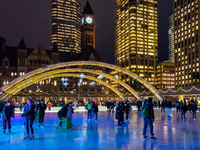 Trượt băng ở Toronto, thủ đô của Ontario, Canada. Ảnh: Shutterstock. Trượt băng ở Toronto, thủ đô của Ontario, Canada. Ảnh: Shutterstock.