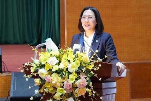 Ông Nguyễn Duy Chính trong buổi tiếp xúc cử tri.