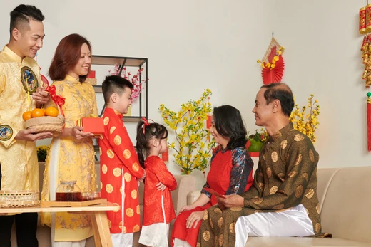 Từ bi kịch nhà Beckham đến chuyện giữ gìn nếp nhà Việt thời số hóa