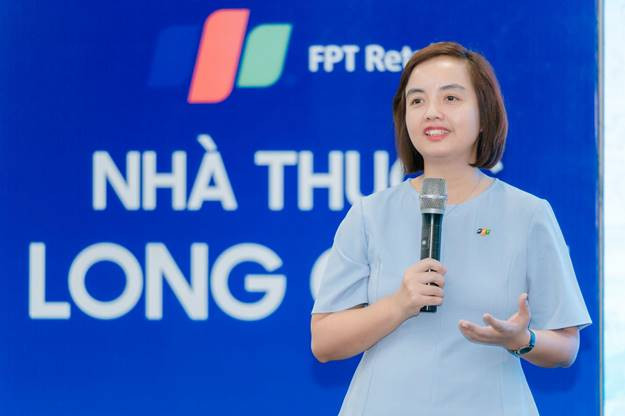 Bà Nguyễn Đỗ Quyên, Phó Tổng Giám đốc FPT Retail kiêm Giám đốc Điều hành Hệ thống nhà thuốc và tiêm chủng FPT Long Châu