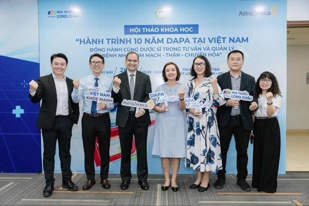 Đại diện nhà thuốc Long Châu và AstraZeneca Việt Nam tại sự kiện ‘Hành trình 10 năm DAPA tại Việt Nam”