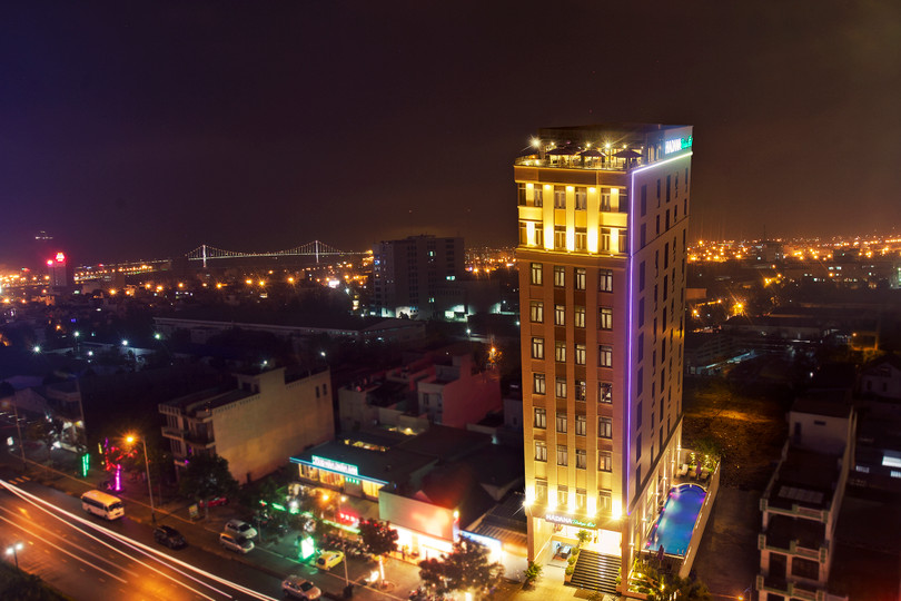 Hadana hotel-Overview-night.jpg