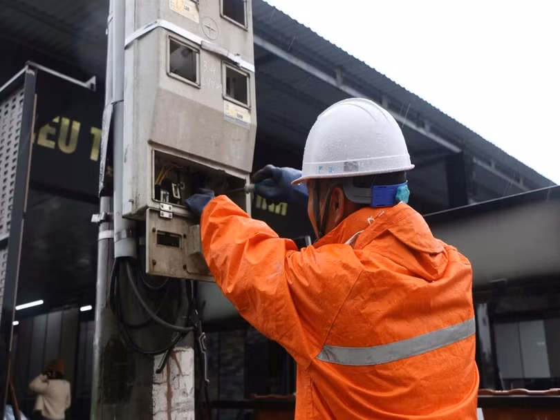 Kiểm tra sửa chữa hệ thống điện.jpg