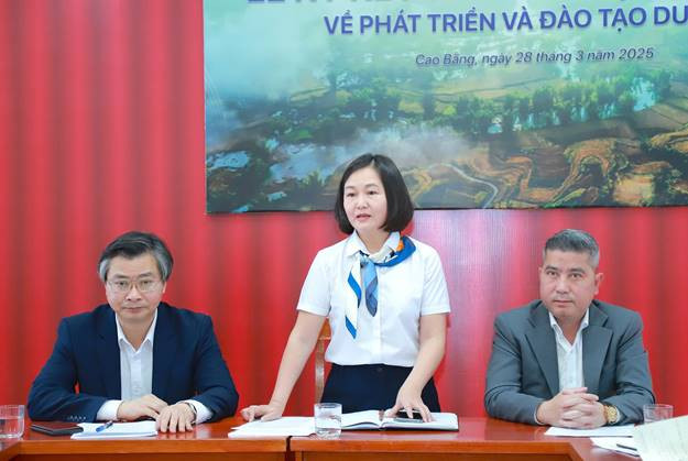 Đại diện Sở Văn hoá Thể thao và Du lịch tỉnh Cao Bằng phát biểu