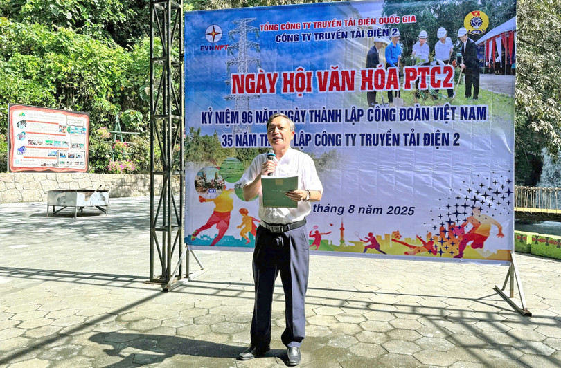 Ông Lê Đình Chiến - Bí thư Đảng ủy, Giám đốc Công ty phát biểu chỉ đạo tại ngày hội.