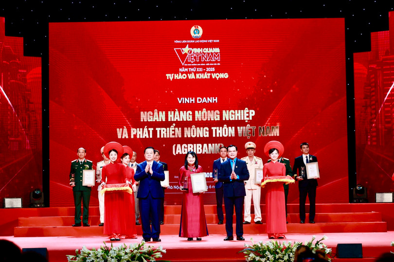 Agribank được vinh danh tại Chương Trình “Vinh Quang Việt Nam” 2025