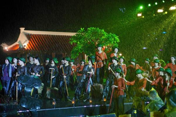 Đêm mưa đầy cảm xúc tại Bến phà 2 Long Đại