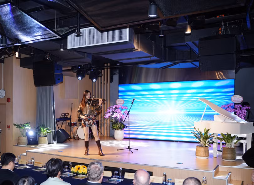 4. Izara Thiên Nga 2.JPG