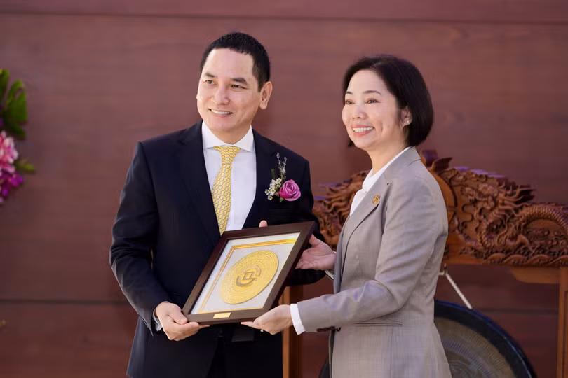 04fe40914641cb1f9250 (1).jpg