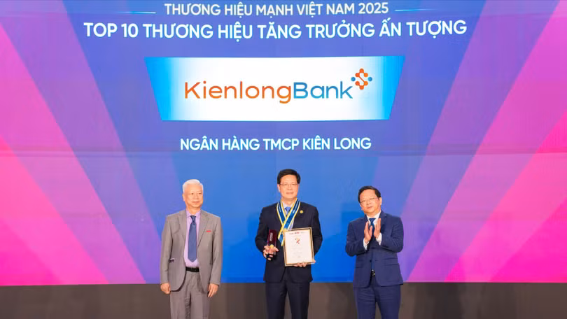 KienlongBank khẳng định tầm vóc bằng cú đúp giải thưởng và sức bật 30 năm phát triển
