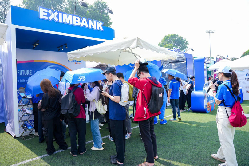 Eximbank lan tỏa hành trình số hóa tại Ngày hội Thẻ Việt Nam 2025