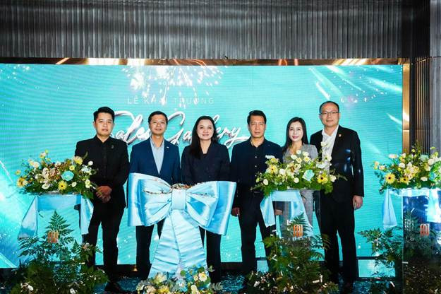 Đại diện Sunshine Group và NobleX Group tại lễ khai trương NobleX Sales Gallery