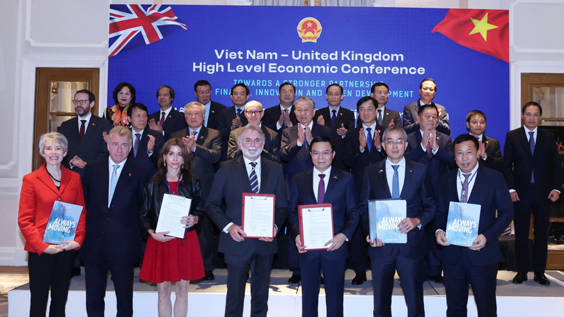 Dưới sự chứng kiến của Tổng Bí thư Tô Lâm, Vietnam Airlines đã ký kết hai bản ghi nhớ hợp tác quan trọng với Dàn nhạc Giao hưởng London và Tổ chức thiện nguyện Facing The World.