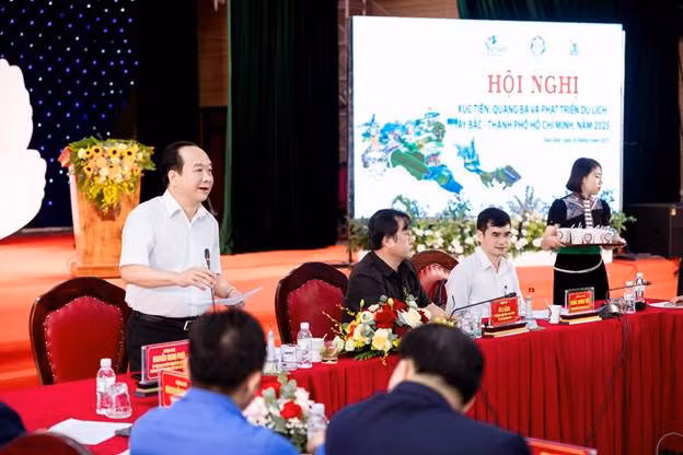 Đồng chí Nguyễn Minh Phú - Giám đốc Sở Văn hóa, Thể thao và Du lịch tỉnh Điện Biên phát biểu