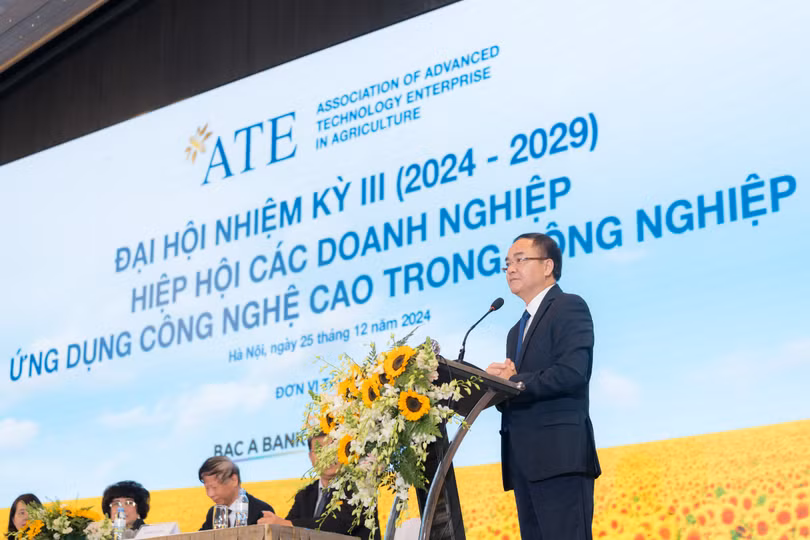 Thứ trưởng Bộ Nội vụ ông Vũ Chiến Thắng phát biểu tại Đại hội.jpg