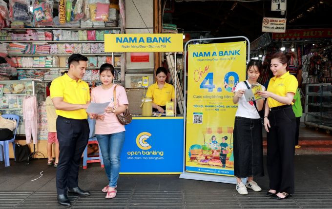 Nam A Bank triển khai chương trình "Chợ 4.0 – Cuộc sống không tiền mặt" tại các chợ trên địa bàn TP HCM.