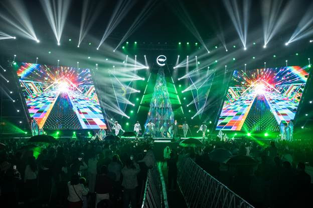 Lễ hội âm nhạc thu hút hàng chục nghìn cư dân, người dân thành Vinh tham dự