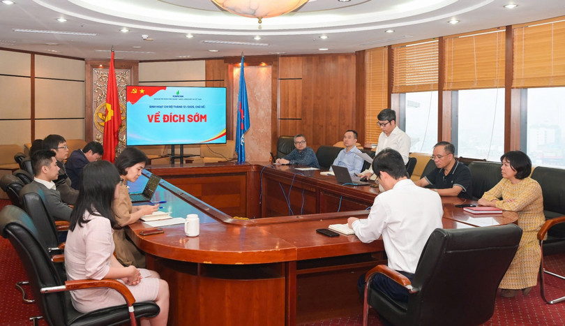 Chi bộ Ban Quản trị rủi ro và Giám sát tuân thủ.