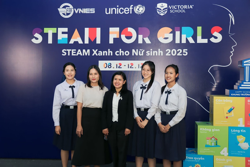 Đội thi từ Thái Lan đến tham dự vòng chung kết STEAM for Girls 2025