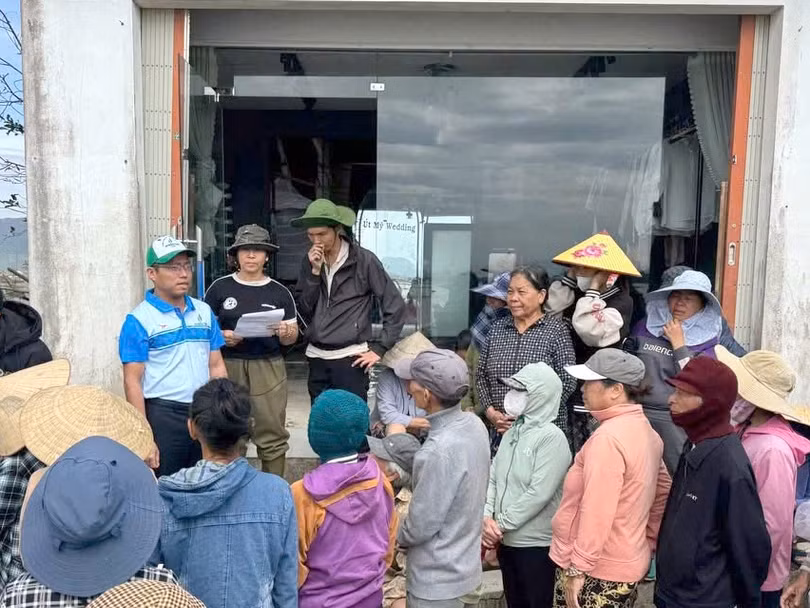 PMS đã trao hơn 100 phần quà gồm nhu yếu phẩm và tiền mặt cho bà con tại xã Tuy Phước Đông, tỉnh Gia Lai