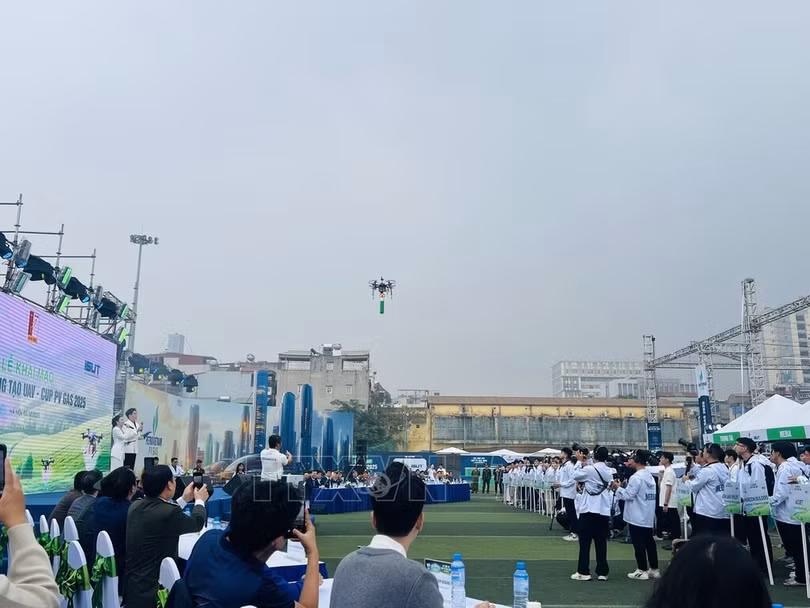 Ban Tổ chức đã lựa chọn 28 đội xuất sắc nhất tham gia thi đấu vòng bảng toàn quốc. Ảnh: TTXVN