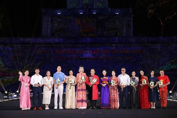 Chương trình đấu giá diễn ra thành công với tổng số tiền thu về là 2,5 tỷ đồng